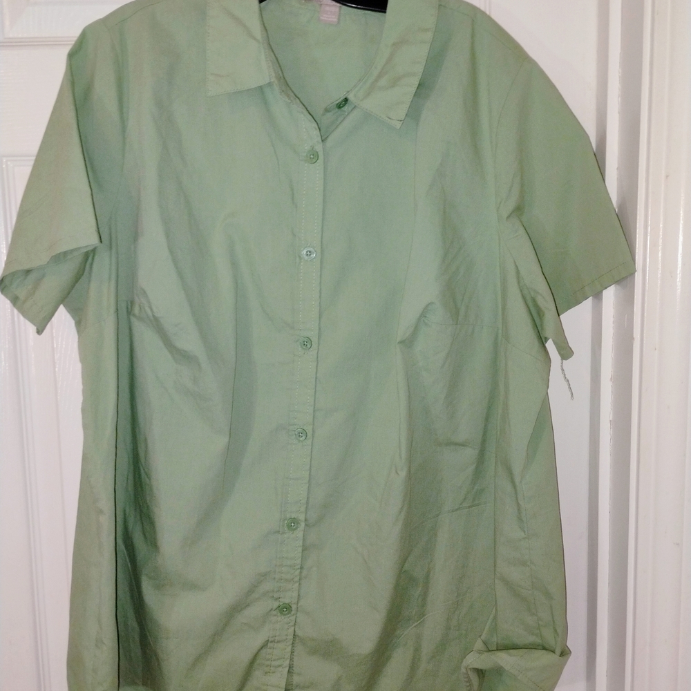 🔥Woman Within Short-Sleeve Button-Down Shirt in Light Green PTP 23"